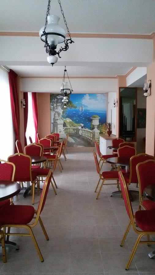 Arion Hotel Loutraki  Exterior photo